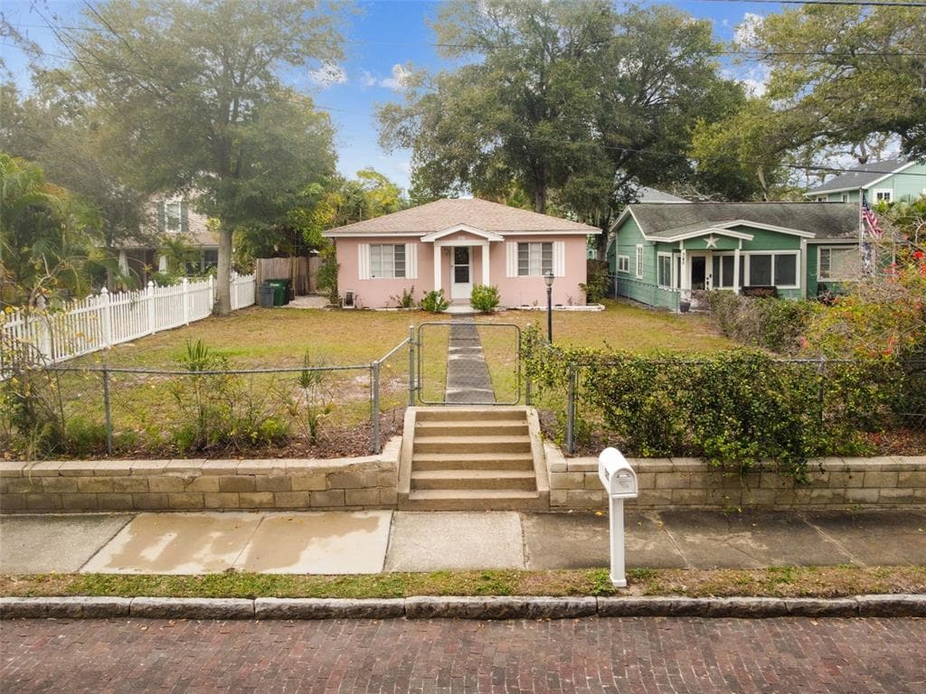327 5TH AVENUE N SAFETY HARBOR, FL 34695