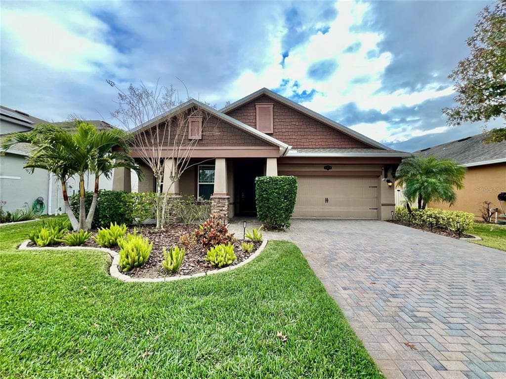 1878 NATURE VIEW DRIVE LUTZ, FL 33558