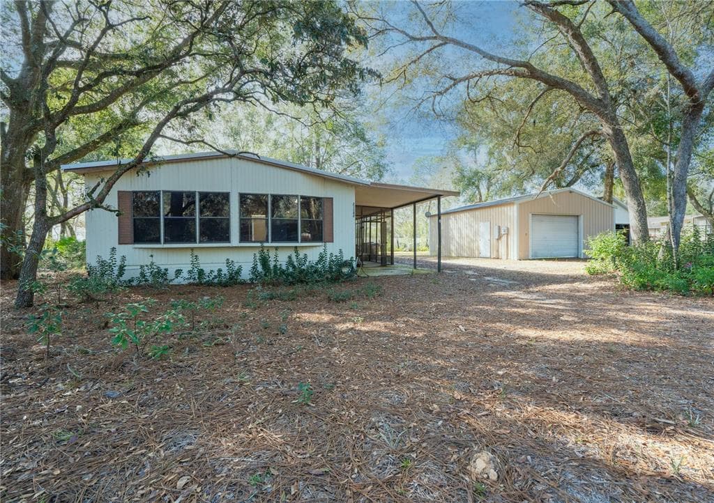 21142 NILES AVENUE MOUNT DORA, FL 32757