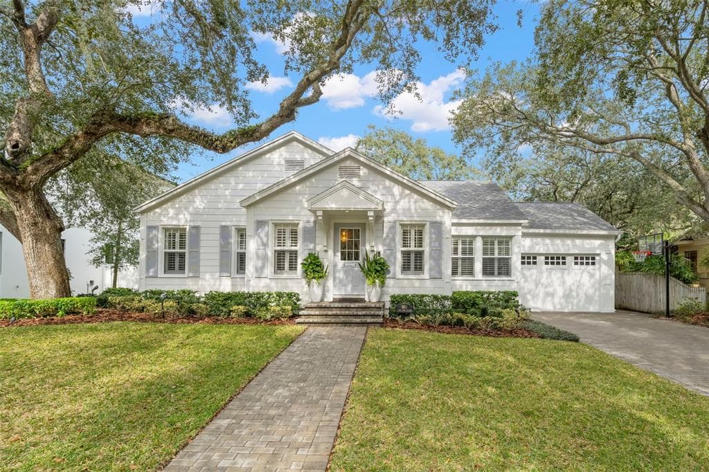 3011 W LAWN AVENUE TAMPA, FL 33611