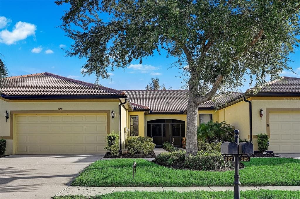 327 BLUEWATER FALLS COURT APOLLO BEACH, FL 33572