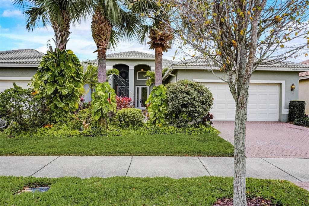 15822 AURORA LAKE CIRCLE WIMAUMA, FL 33598
