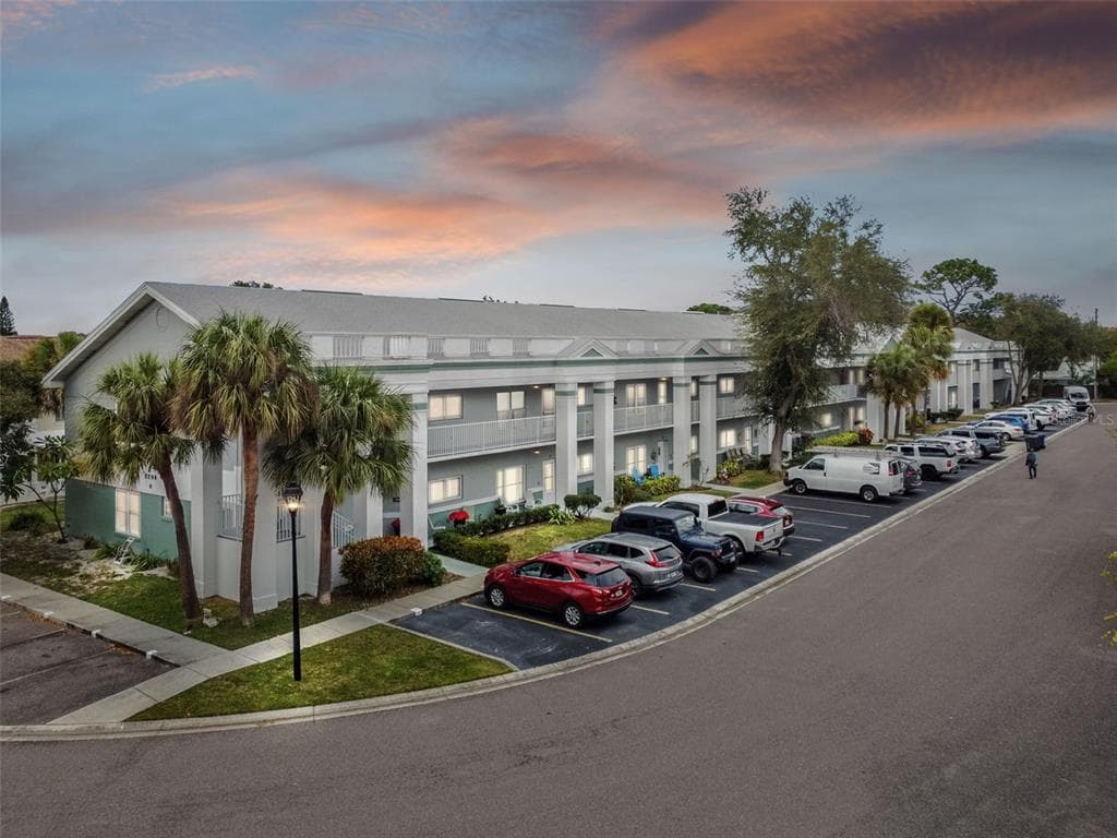 2298 AMERICUS BOULEVARD E UNIT 22 CLEARWATER, FL 33763