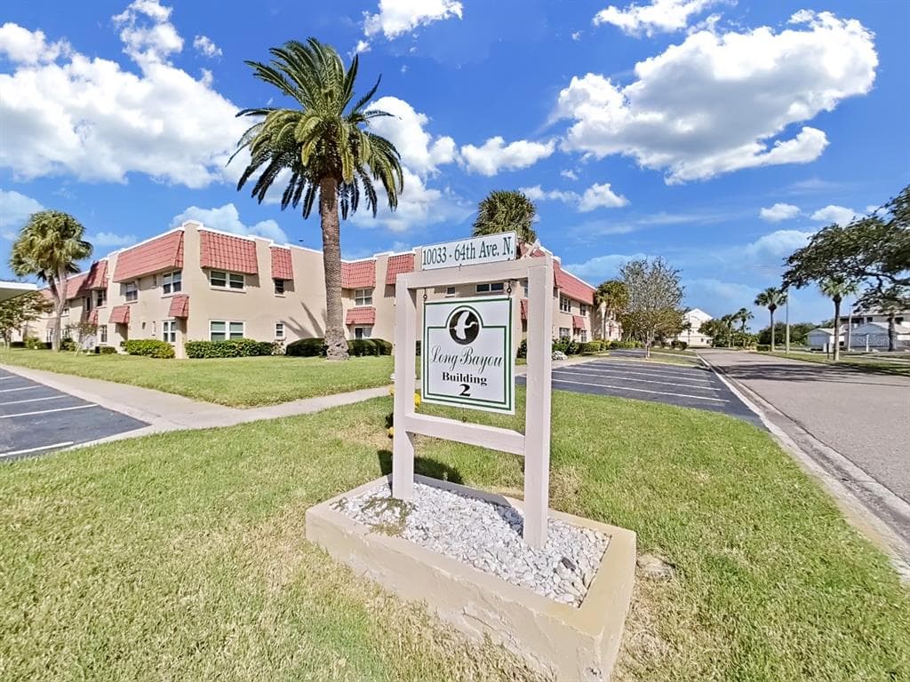 10033 64TH AVENUE N UNIT 18 ST PETERSBURG, FL 33708