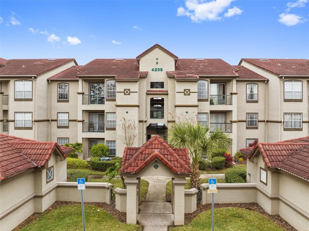 4209 WOODSTORKS WALK WAY UNIT 1203 LUTZ, FL 33558