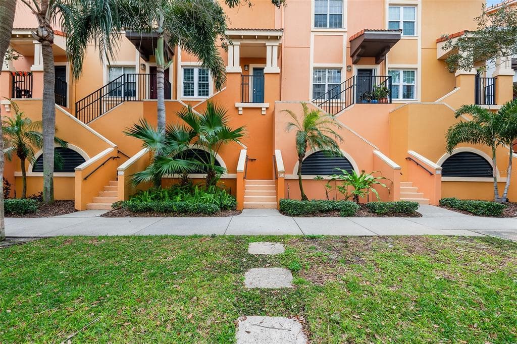 100 4TH AVENUE S UNIT 137 ST PETERSBURG, FL 33701