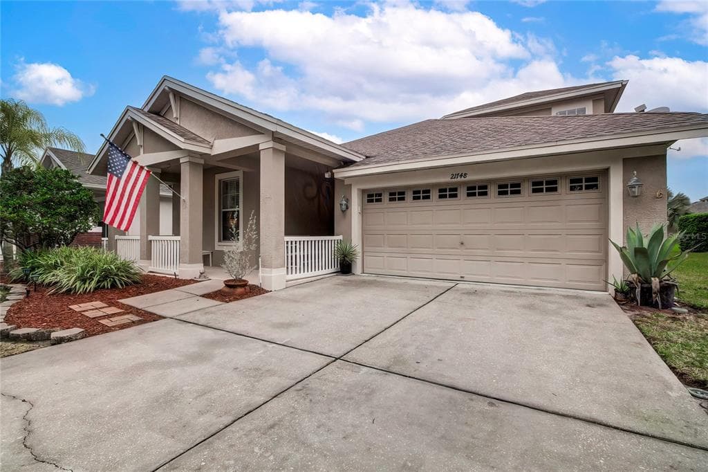21748 GARDEN WALK LOOP LAND O LAKES, FL 34637