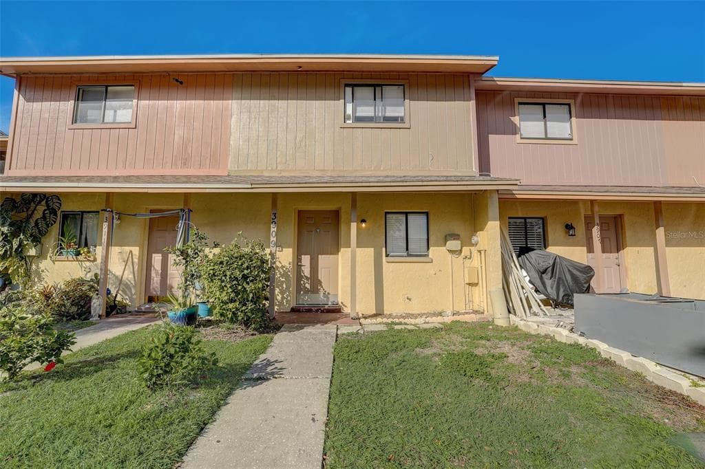 3909 OAK LIMB COURT TAMPA, FL 33614