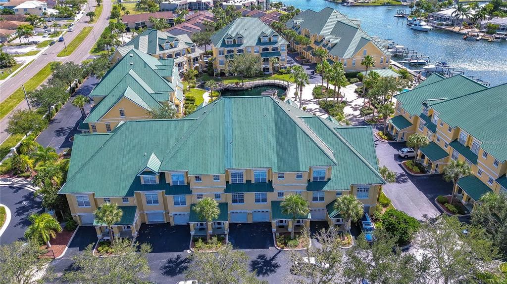6453 SUNSET BAY CIRCLE APOLLO BEACH, FL 33572