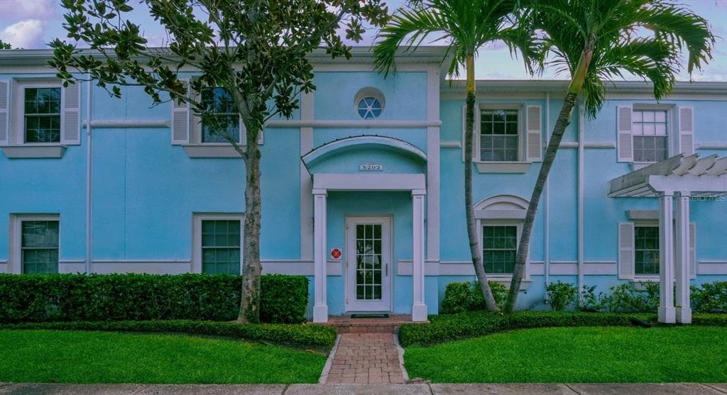5202 BEACH DRIVE SE UNIT B ST PETERSBURG, FL 33705