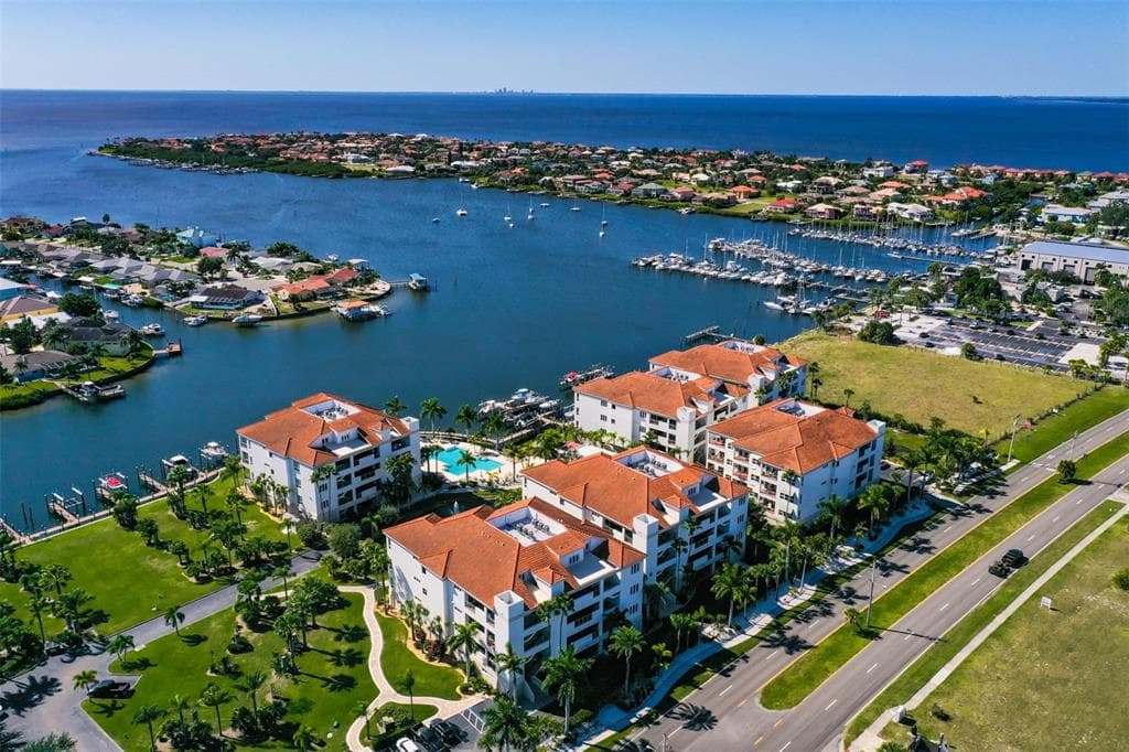 1026 BELLASOL WAY UNIT 4401 APOLLO BEACH, FL 33572