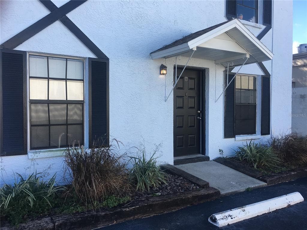 5105 S CLARICE COURT UNIT B TAMPA, FL 33611