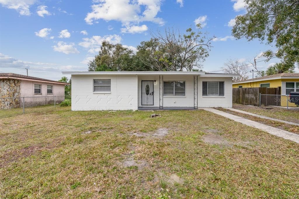 5209 S 82ND STREET TAMPA, FL 33619