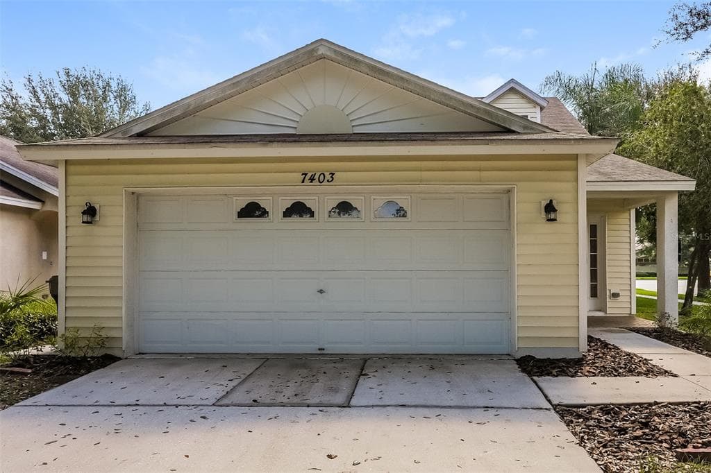 7403 OXFORD GARDEN CIRCLE APOLLO BEACH, FL 33572