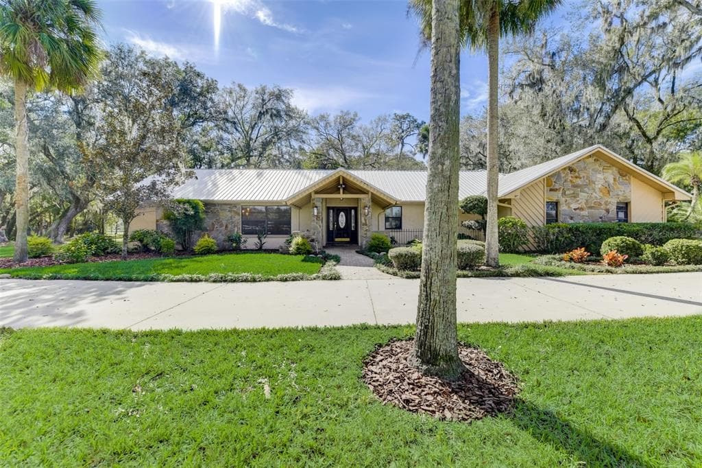 3303 E MERRIN ROAD PLANT CITY, FL 33567