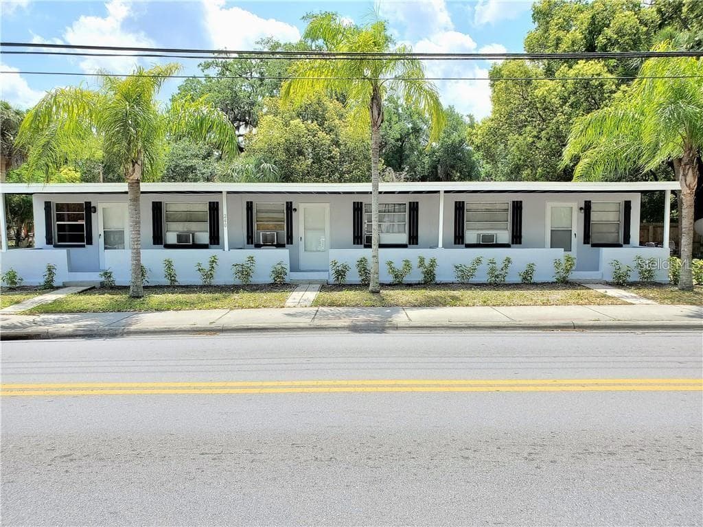 240 E MARTIN LUTHER KING JR DRIVE UNIT B TARPON SPRINGS, FL 34689