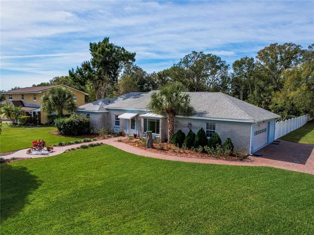 1370 N LYNDELL DRIVE KISSIMMEE, FL 34741