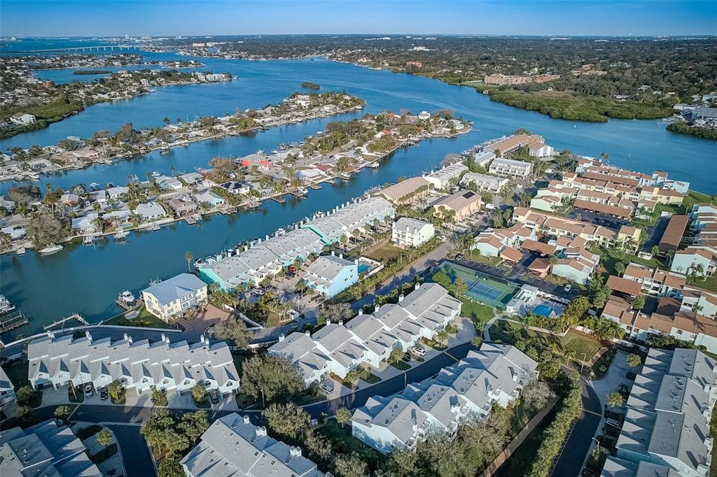 538 GARLAND CIRCLE INDIAN ROCKS BEACH, FL 33785