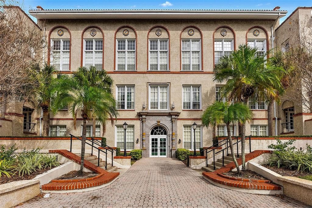701 MIRROR LAKE DRIVE N UNIT 103 ST PETERSBURG, FL 33701