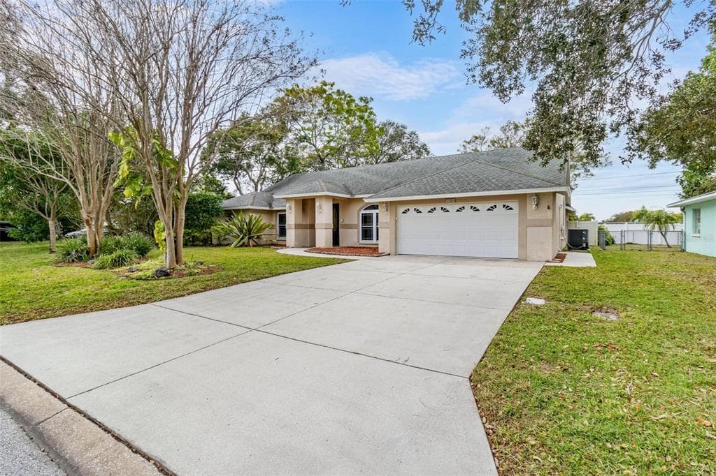 1986 VALENCIA WAY CLEARWATER, FL 33764