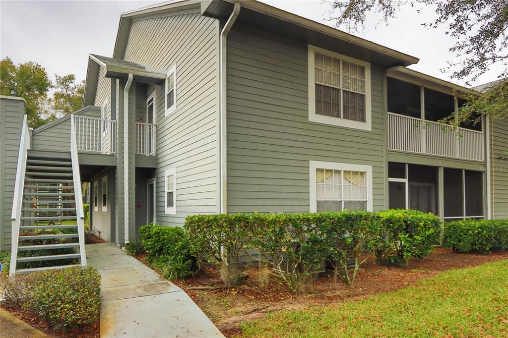 6003 LAKETREE LANE UNIT B TEMPLE TERRACE, FL 33617