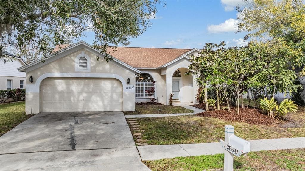 28647 FAIRWEATHER DRIVE WESLEY CHAPEL, FL 33543