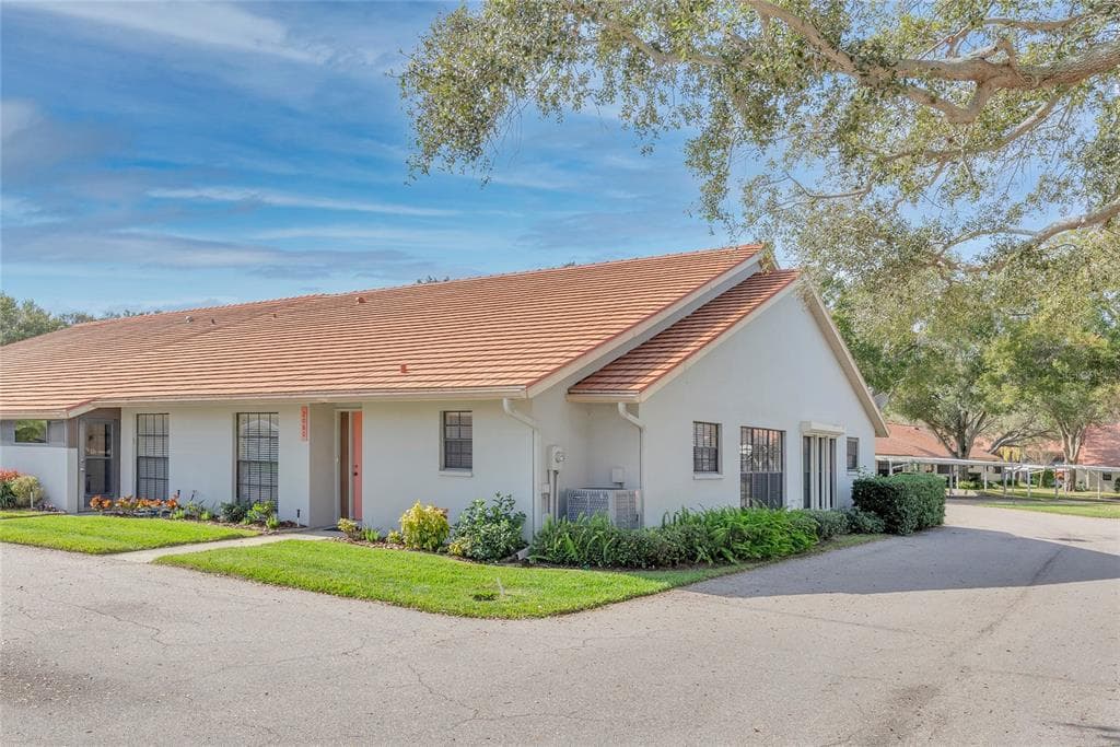 2060 GROVE LANE CLEARWATER, FL 33763