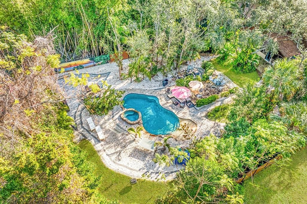 1201 ASTURIA WAY S ST PETERSBURG, FL 33705