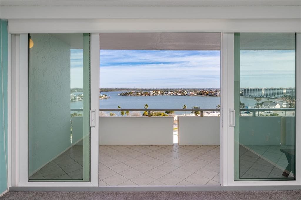17920 GULF BOULEVARD UNIT 908 REDINGTON SHORES, FL 33708