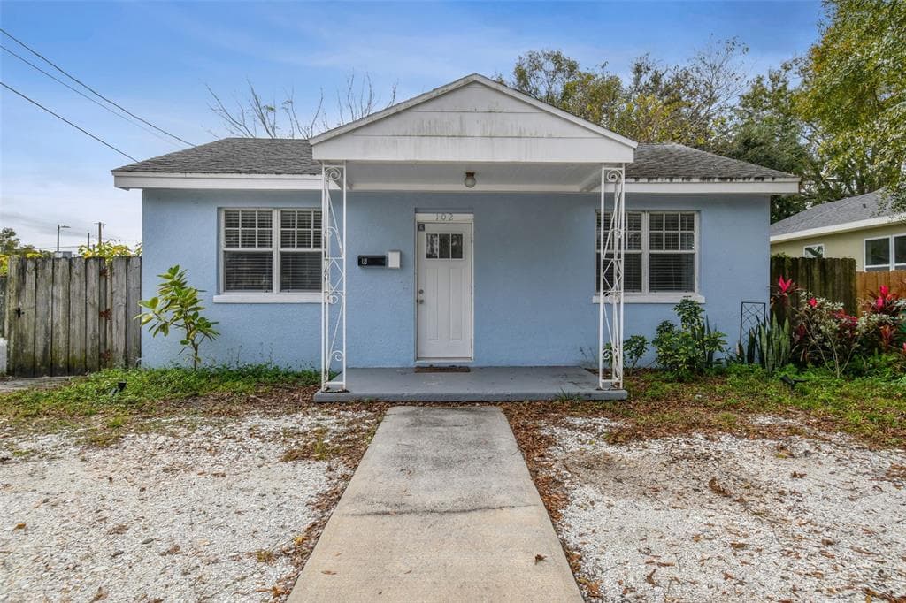 102 W CAYUGA STREET TAMPA, FL 33603