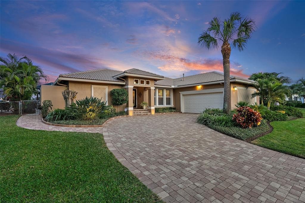 4851 LANSING STREET NE ST PETERSBURG, FL 33703