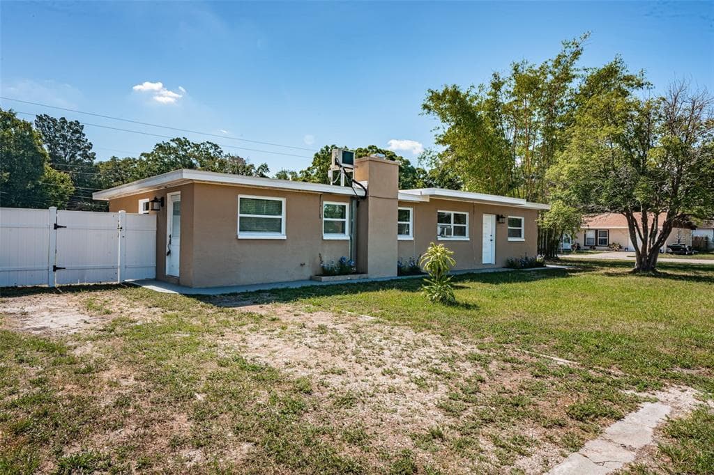 1999 CORAL WAY LARGO, FL 33771