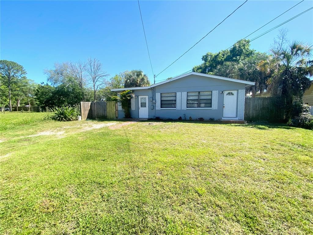 3256 ROXBOROUGH AVENUE CLEARWATER, FL 33762
