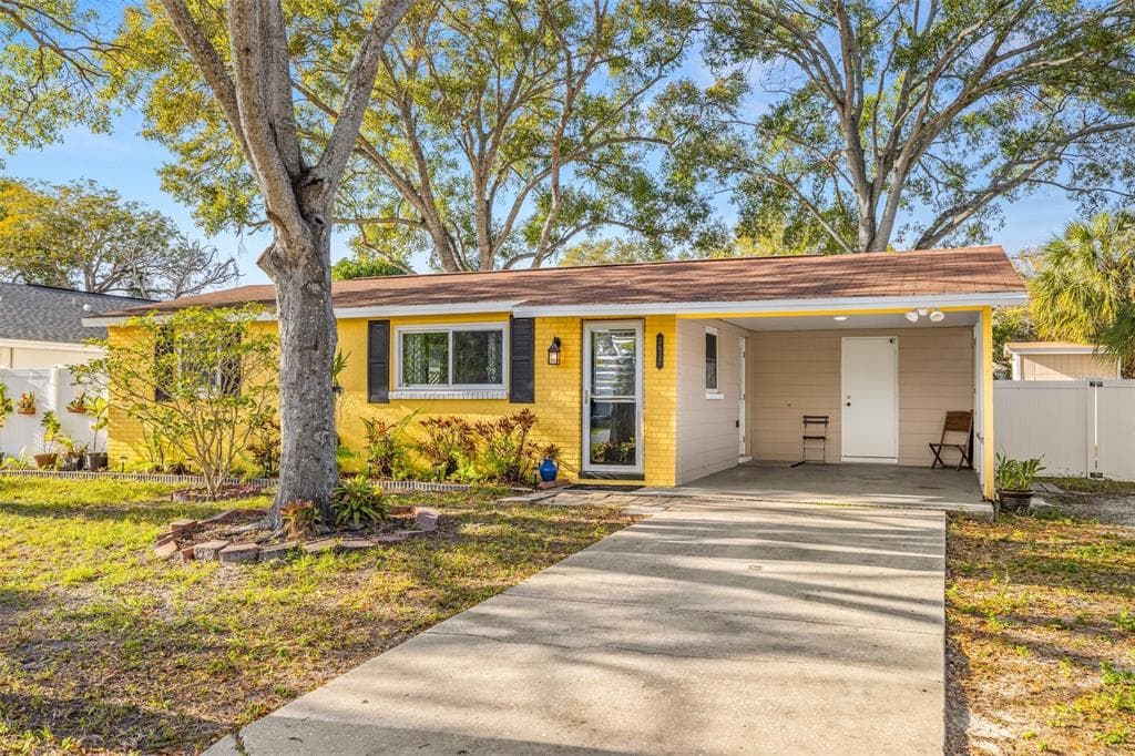 3637 W ANDERSON AVENUE TAMPA, FL 33611