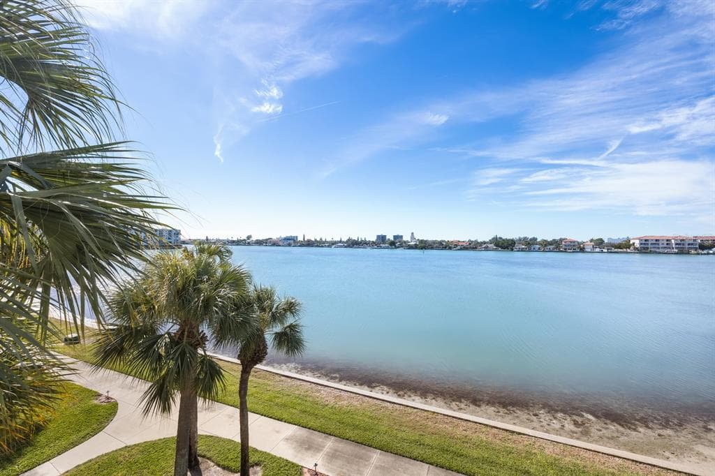 8040 SAILBOAT KEY BOULEVARD S UNIT 201 ST PETE BEACH, FL 33707