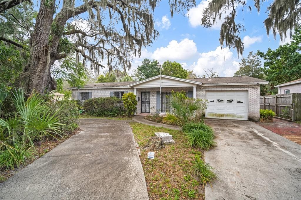 1903 E DIANA STREET TAMPA, FL 33610