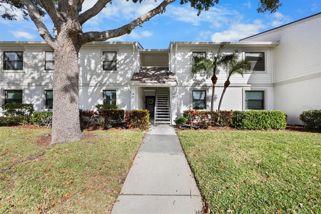 106 WINDWARD PLACE OLDSMAR, FL 34677