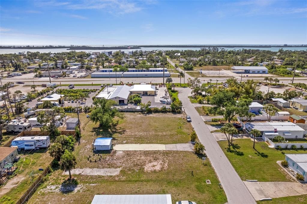 2025 ESSENCE AVENUE ENGLEWOOD, FL 34224