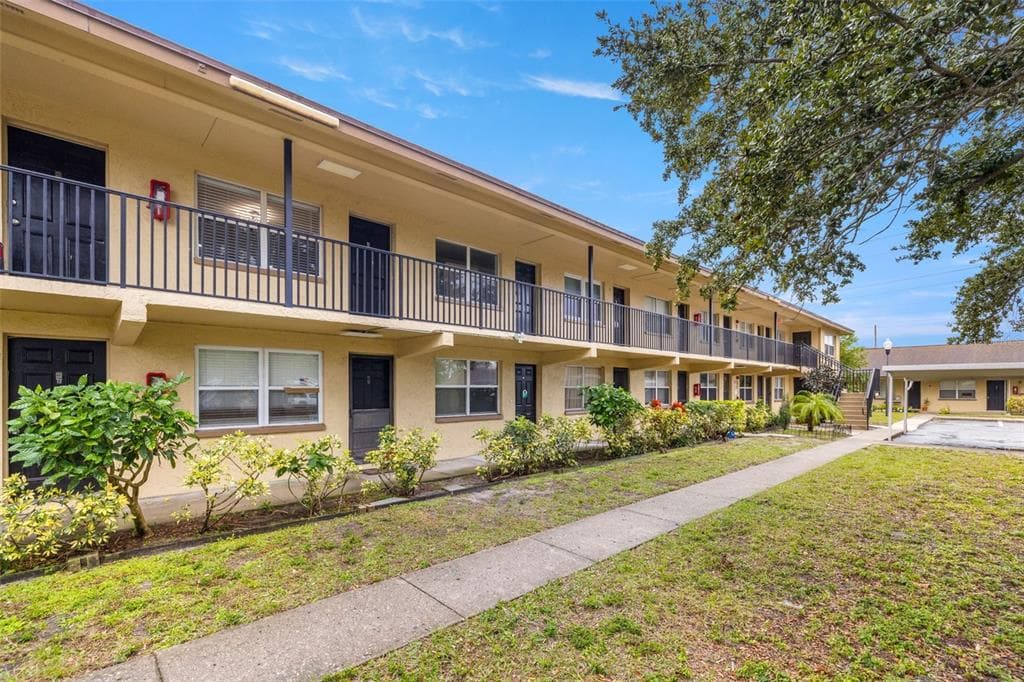 2501 HARN BOULEVARD UNIT H33 CLEARWATER, FL 33764
