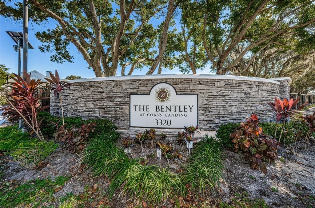 3260 HAVILAND COURT UNIT 204 PALM HARBOR, FL 34684