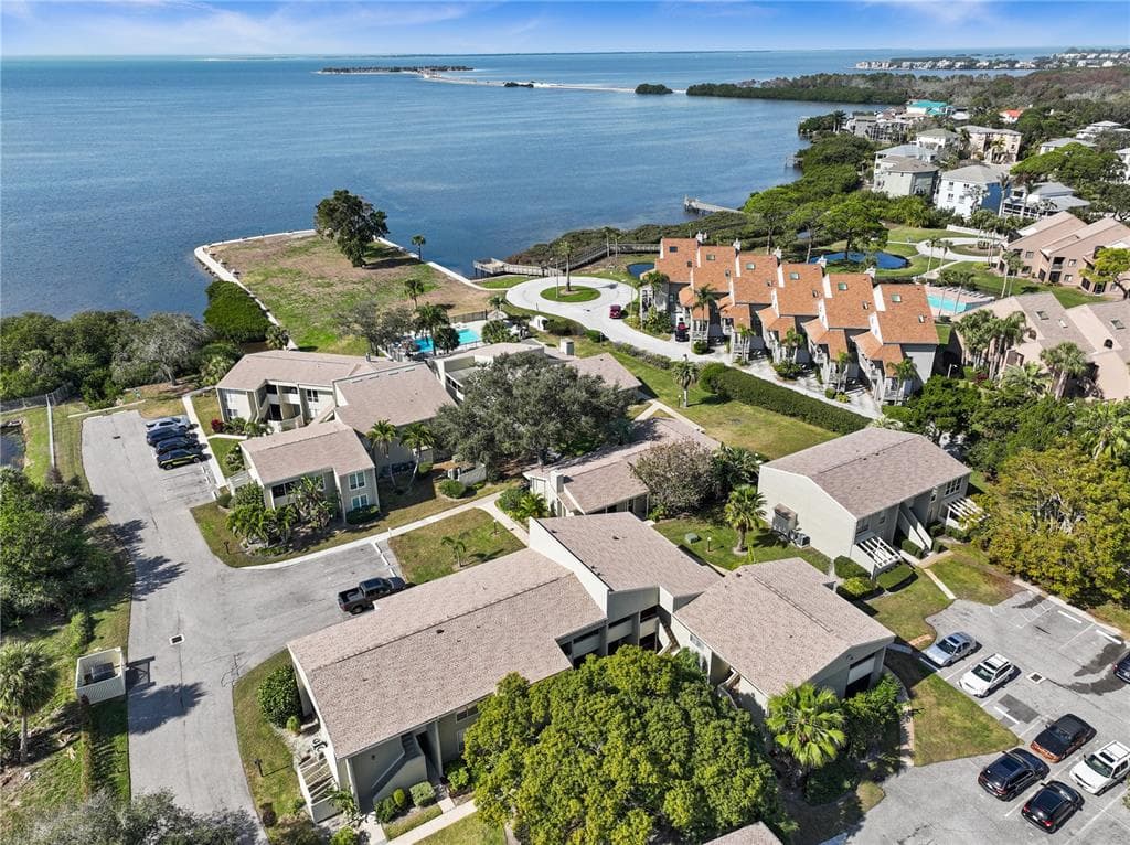 642 WINDRUSH BAY DRIVE UNIT 240 TARPON SPRINGS, FL 34689