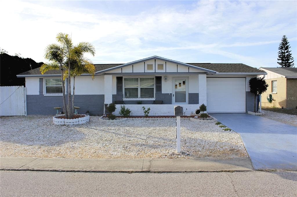 3428 UMBER ROAD HOLIDAY, FL 34691
