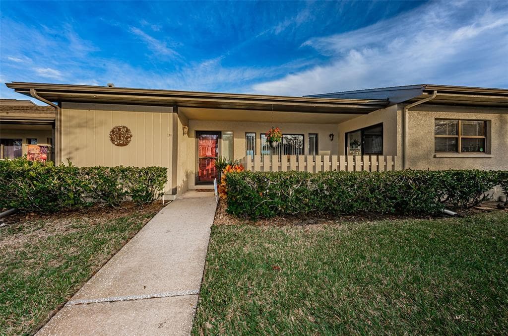 70 LESLEY LANE OLDSMAR, FL 34677