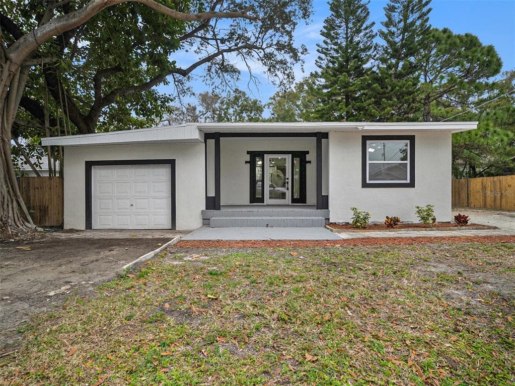 8511 SUNBEAM LANE TAMPA, FL 33615