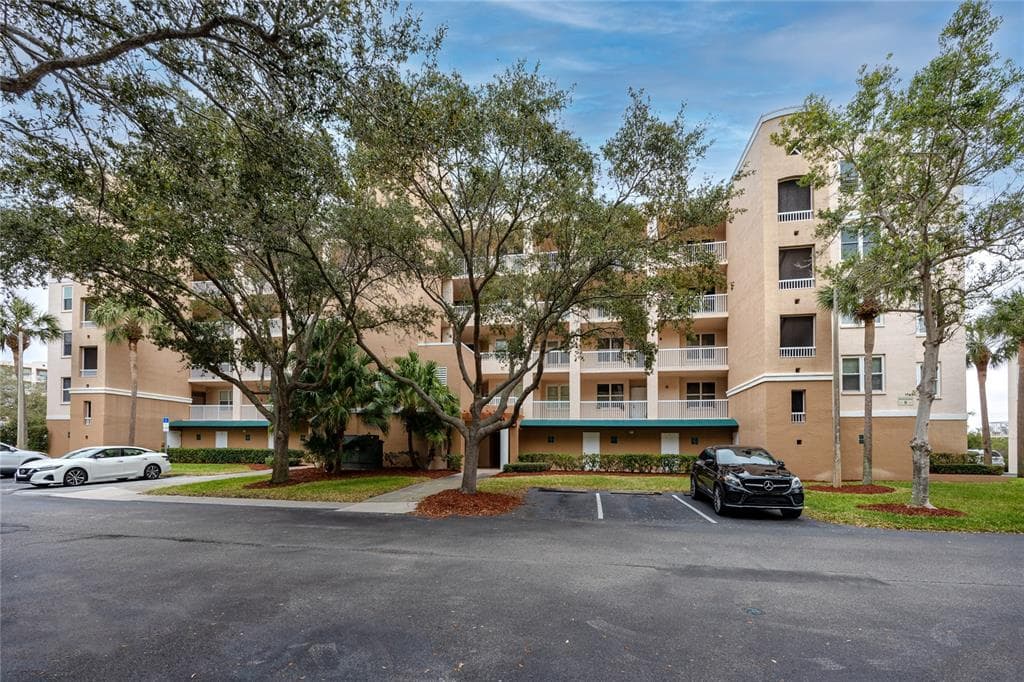 6475 SHORELINE DRIVE UNIT 5406 ST PETERSBURG, FL 33708
