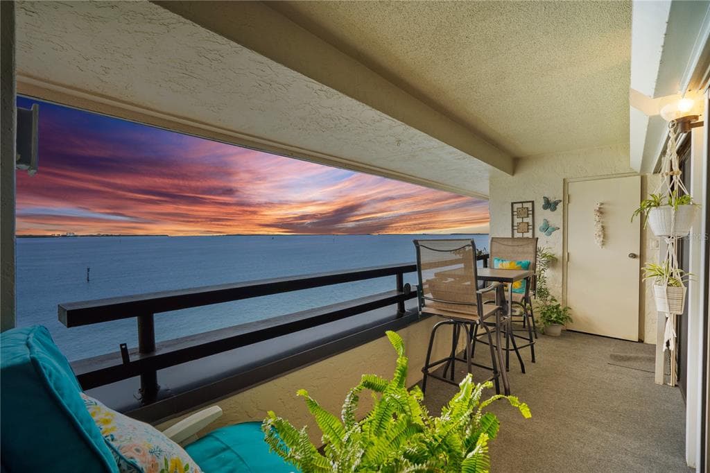 103 1ST STREET E UNIT 303 TIERRA VERDE, FL 33715