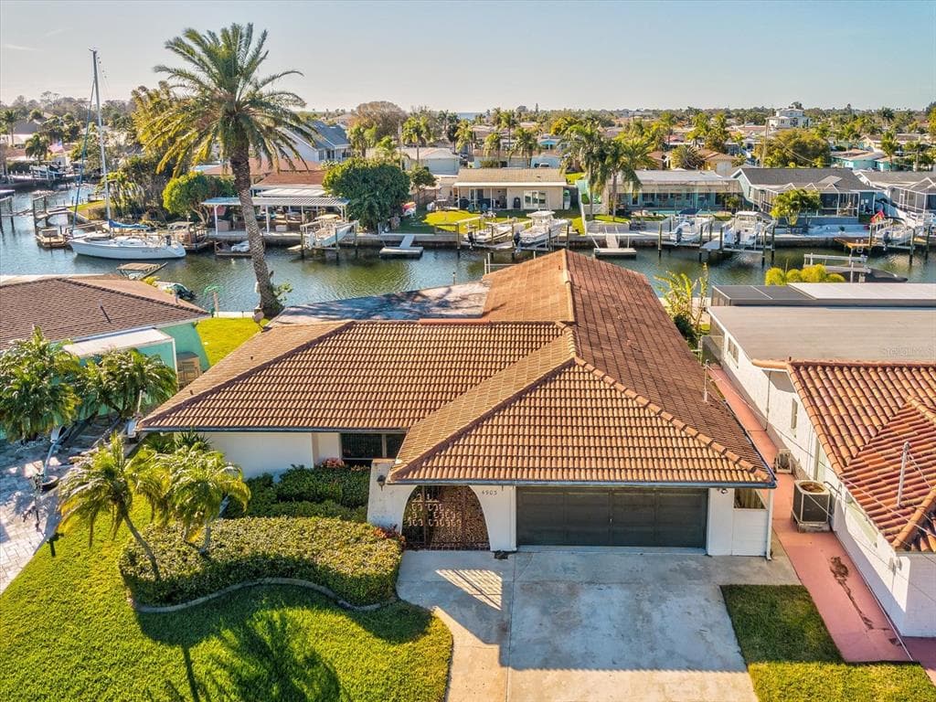 4903 PELICAN DRIVE NEW PORT RICHEY, FL 34652