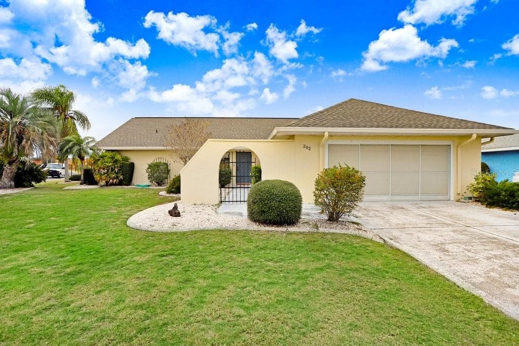 202 N BROCKFIELD DRIVE SUN CITY CENTER, FL 33573