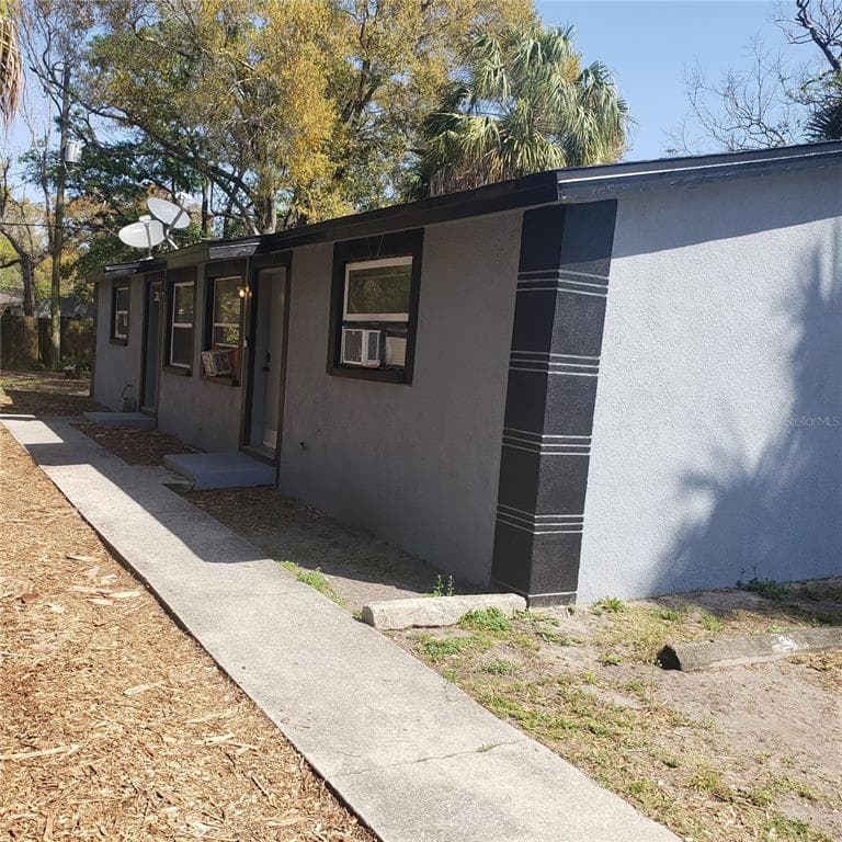 2135 W SAINT CONRAD STREET TAMPA, FL 33607
