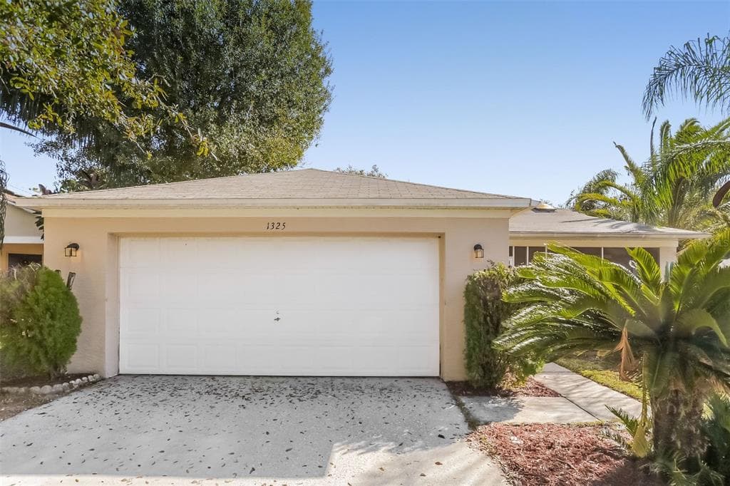 1325 WHITEWOOD WAY CLERMONT, FL 34714
